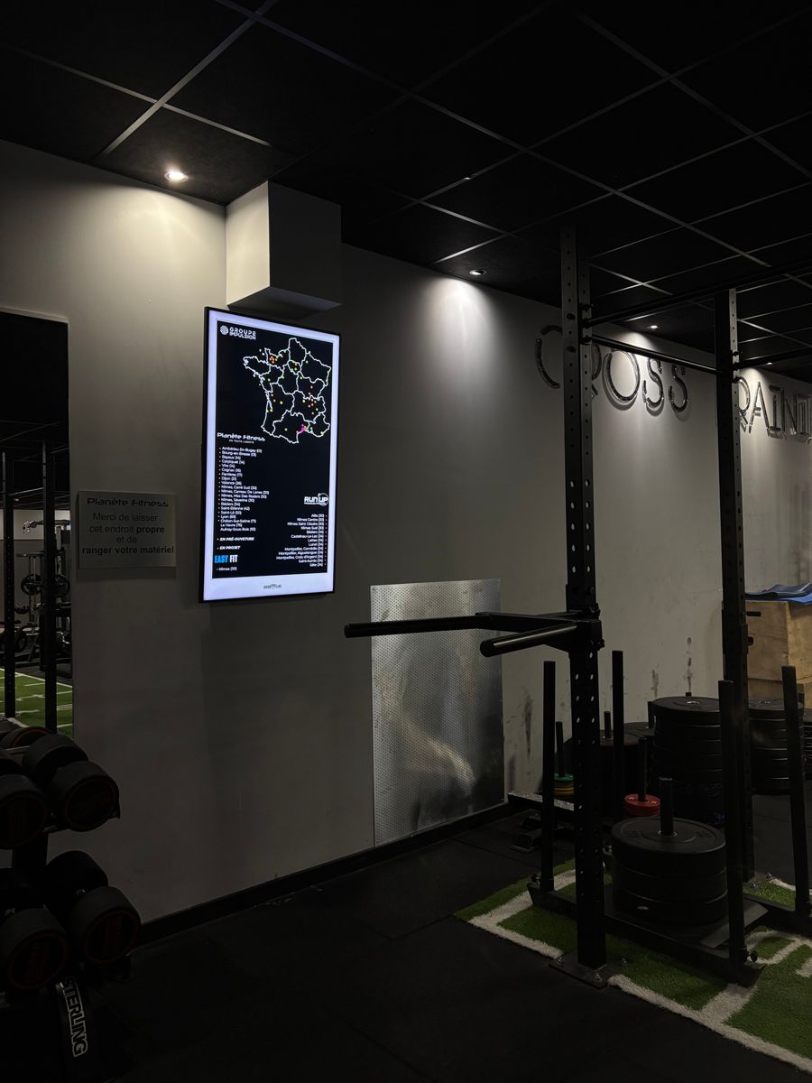 Écran digital sur un plateau de musculation